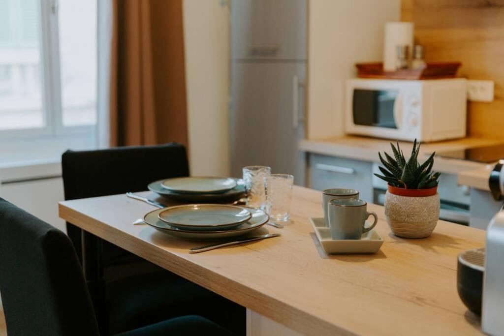 Les Berges Du Roubion Studio Cosy Et Moderne Montélimar Eksteriør billede